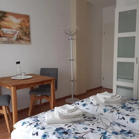 Δωμάτια σε οικογενειακή κατοικία Gastezimmer Rosi *